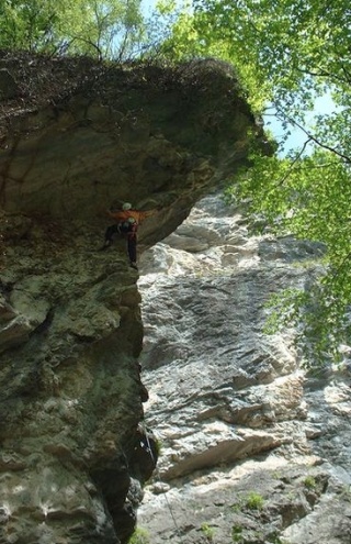 A l'attaque d'un toit (7c) aux Torrette